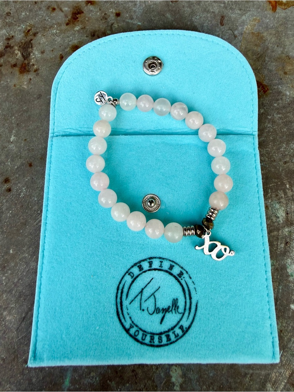 T Jazelle Rose Quartz Bead 'xo' Charm Bracelet